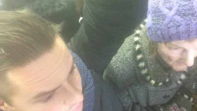 Бабуля смешно вещает в метро full video смотреть онлайн