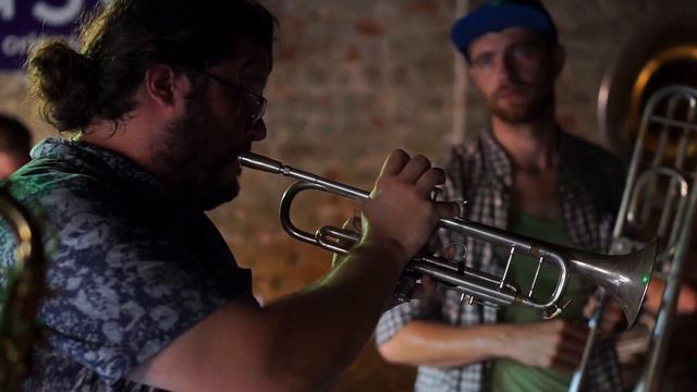 Crazy (Gnarls Barkley) - Secondhand Street Band смотреть онлайн