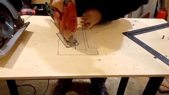 Удобный распиловочный станок из ручной циркулярки. Для гаража и дачи своими руками. смотреть онлайн