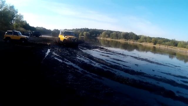 Off-road - 35 Дрифт на озере [Nissan Terrano, УАЗ-469, НИВА] смотреть онлайн