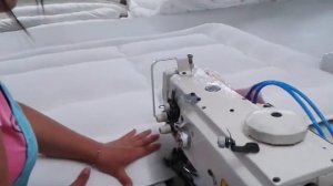 Швейная машина для окантовки одеял с пневматическим столом