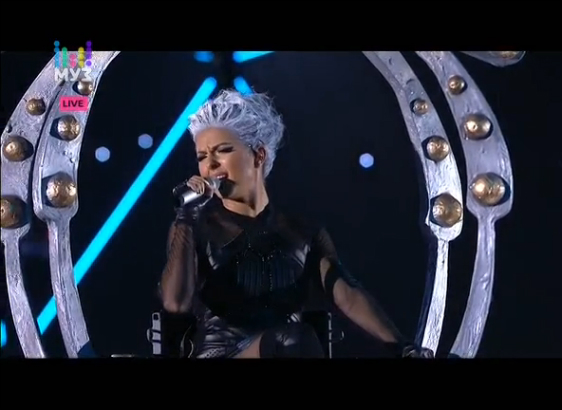 Нюша — Цунами (на церемонии "Премии МУЗ-ТВ 2015") — 5.6.15 смотреть онлайн