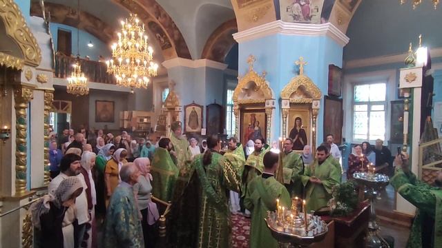 Славление Пятидесятницы (Тропарь, Кондак, Величание) смотреть онлайн