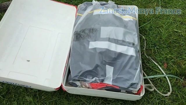 Спасательные средства на борту/Как открывается спасательный надувной плот Навигация во Франции смотреть онлайн