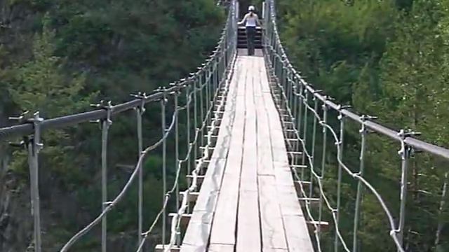 Подвесной мост на остров Патмос смотреть онлайн