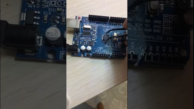 Плата Arduino UNO после прожарки лампочкой! смотреть онлайн