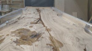 Столешница из слэба и эпоксидной смолы