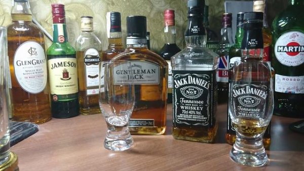 Jack Daniel's VS Jack Daniel's Jentelman. В чем разница и есть ли смьісл.