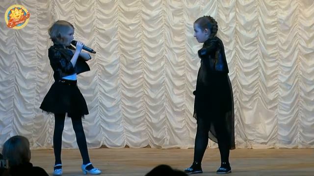 Августа Иванова и Лиза Пахович - "Нас не догонят" смотреть онлайн