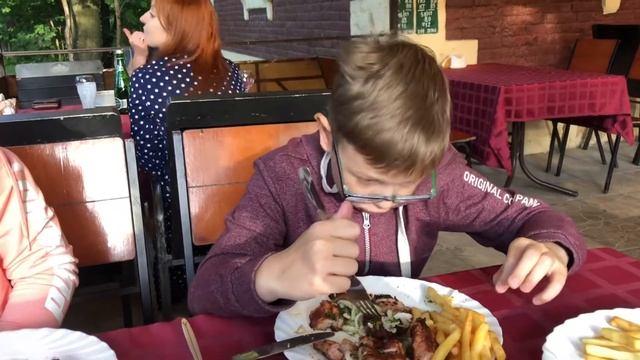 Ищем идеальный шашлык в Гатчине. Кафе Сим-Сим смотреть онлайн