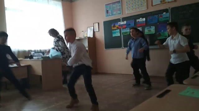 Как мы отмечали 23 февраля в школе смотреть онлайн