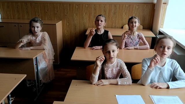 Распевка "Каждый урок мы петь начинаем" (трехголосный канон) смотреть онлайн