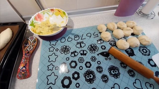 ВЛОГ. ? Пеку пирожки, ? готовлю ужин, ? жду сына. смотреть онлайн