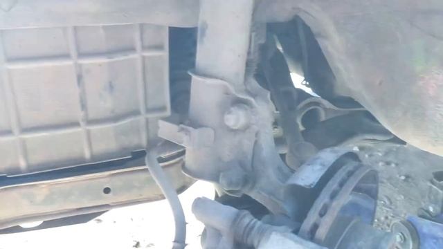 Стёрлись колодки до металла на автомобиле Hyundai Accent появился скрип,свист смотреть онлайн