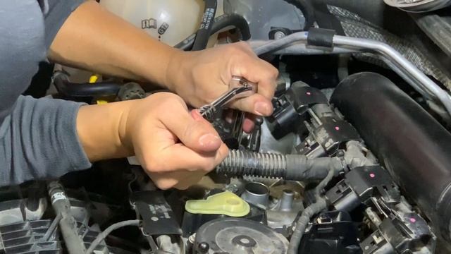 MK6 Jetta Spark Plug Replacement (1.8T) | How to Remove a Stuck or Seized Up Coil Pack Boot смотреть онлайн