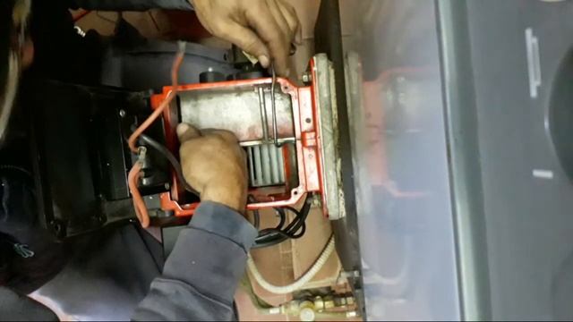IMPIANTI TERMICI - Riassemblaggio testa di combustione смотреть онлайн