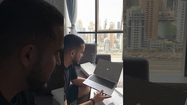 unboxing for Macbook M1 Pro in Dubai смотреть онлайн