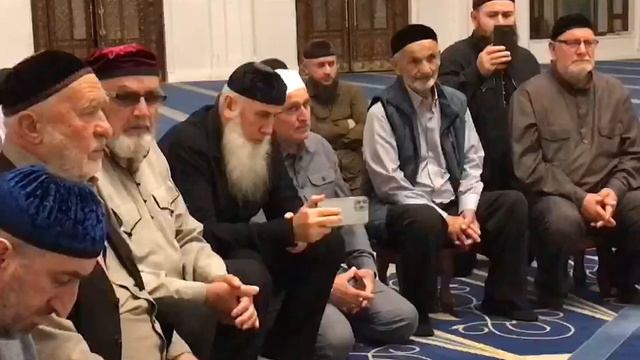 Очень красивое чтение Корана . Турпал Атаги смотреть онлайн