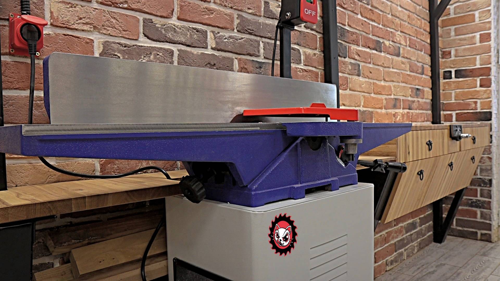 Обустройство столярной мастерской. Установка фуги. смотреть онлайн