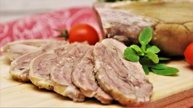 Вкуснятина за сущие копейки | Ароматная ветчина из РУЛЬКИ смотреть онлайн