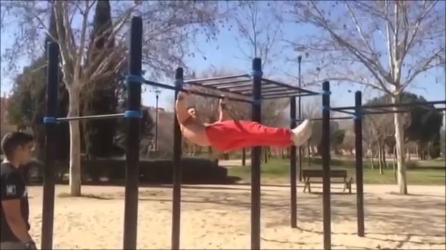 Самые сложные элементы на турнике. Street Workout 2016 смотреть онлайн