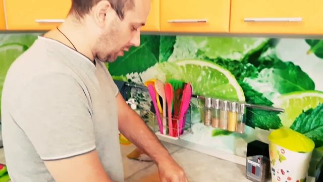 ✅Один день: Слабосоленая Красная рыба - какая лучше? Обзор и сравнение рыбы форель #Семья в городе! смотреть онлайн