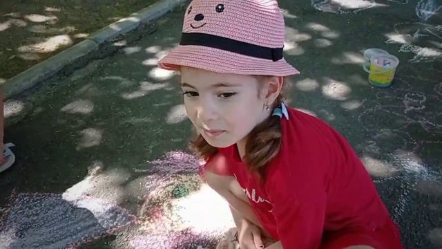 Спросите малыша о семье — и он тут же станет перечислять родных и близких людей смотреть онлайн