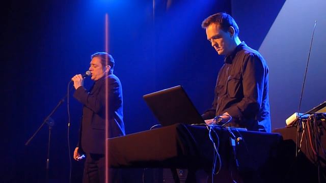 ANBB (Alva Noto & Blixa Bargeld) - One (live @ Milk, Moscow, 15.03.2012) смотреть онлайн