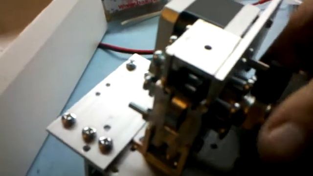 Reprap Prusa Mendel Проверка вращения шестеренок экструдера смотреть онлайн