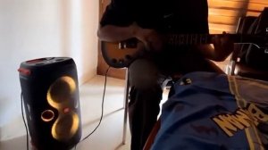 Best Guitar Ever by Yuvi // POKER BOI // 2022 #JBL PARTY BOX 110