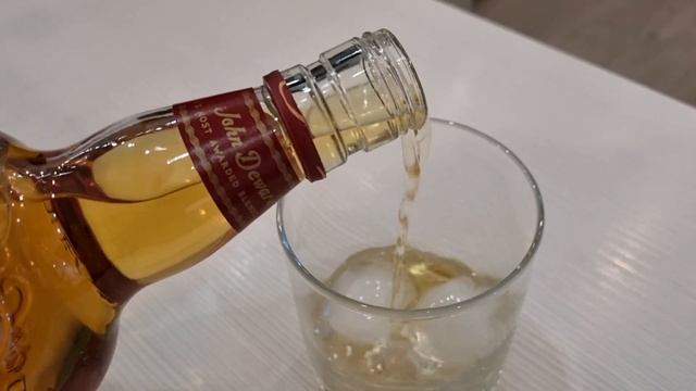 Dewar's True Scotch White Label Blended Scotch Whisky Double Aged Unboxing 2022