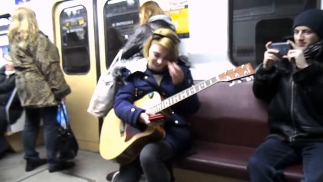 "В метро" в метро на Салтовской линии смотреть онлайн