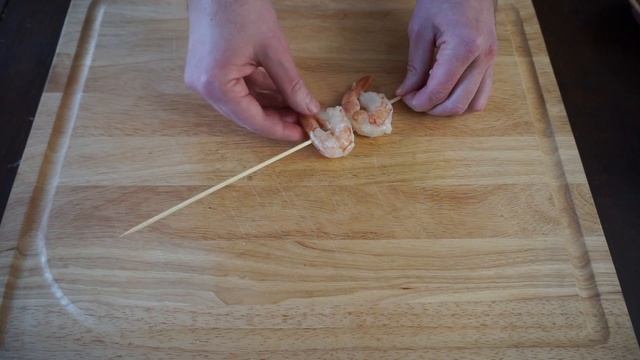 How to Grill Cajun Shrimp on a Weber Q смотреть онлайн