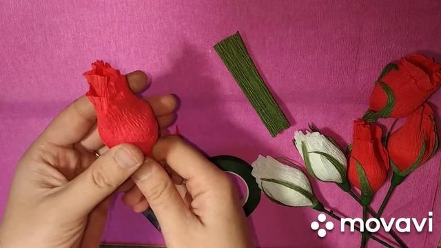 Бутон розы для букета из конфет Букет из конфет с гофробумаги Бутон розы из конфет Мастер-класс смотреть онлайн