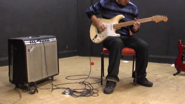 Bacchus Strat White/ Fender Pro Reverb смотреть онлайн