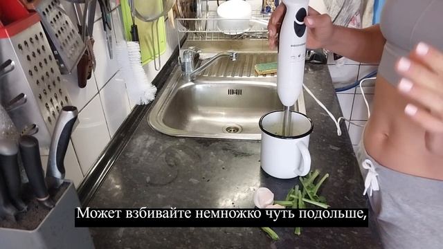 Нежный омлет со шпинатом и сыром смотреть онлайн