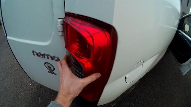 How to remove rear light Citroen nemo Peugeot Bipper Fiat Fiorino bulb смотреть онлайн