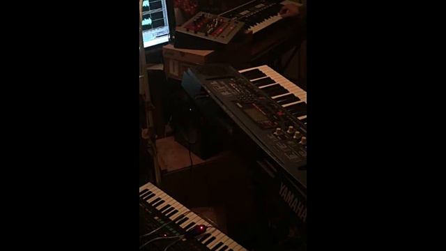 ERRATIC EXOMOON - "RIFF" weekend challenge -casio mt-540, yamaha djx-1, roland ef-303, jvc kb-500 смотреть онлайн