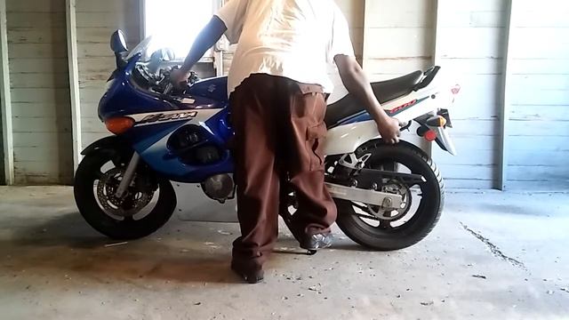 How to put suzuki katana 600 on center stand смотреть онлайн