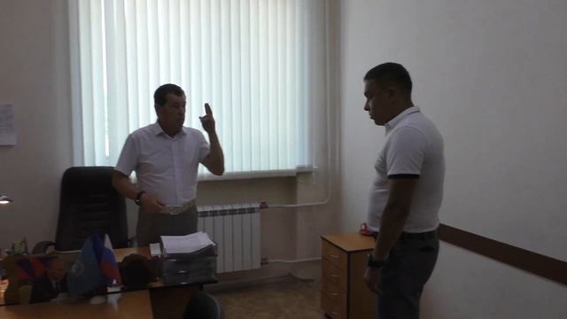 ЛЮДЕЙ В ЖАРУ ДЕРЖАТ БЕЗ ВОДЫ В УЛЬЯНОВСКОМ РАЙОНЕ! смотреть онлайн