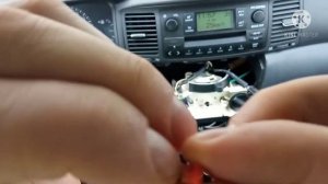 Toyota Corolla 120 лампочки в кнопках на торпедо,как поменять  лампы Т3