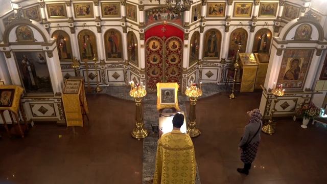 Молебен с каноном за болящих. Читает иерей Владислав Мишин смотреть онлайн
