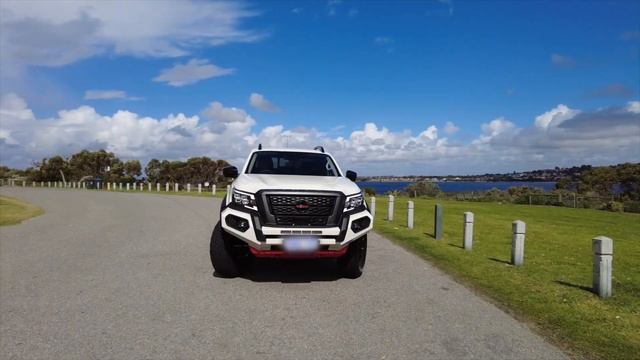 Nissan Navara Pro-4X Warrior First Drive 2021 смотреть онлайн