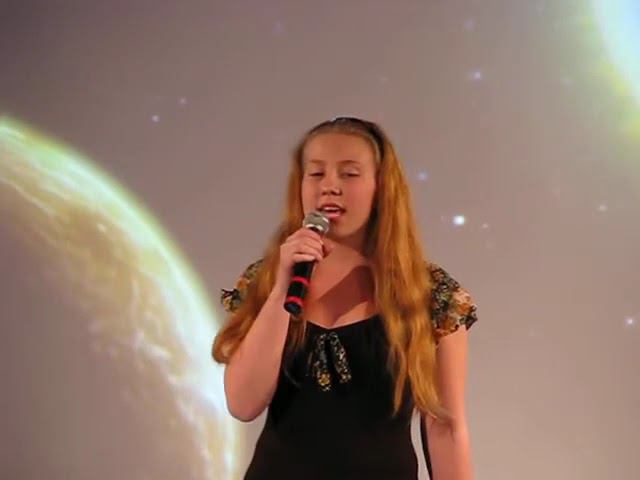 Раздаю прохожим счастье - Юлия Рочко смотреть онлайн