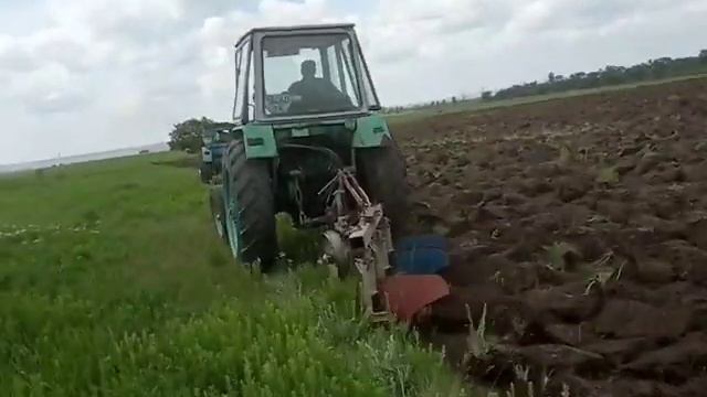 Пахота целины Т-40 и ЮМЗ 04.06.20г. смотреть онлайн