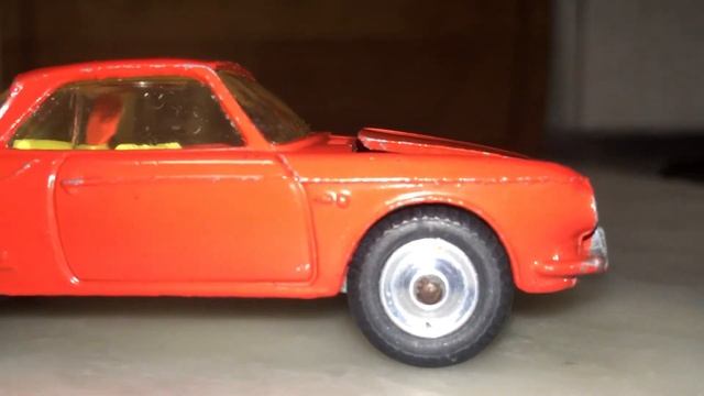 Corgi Toys(Volkswagen.vw. 1500 Karmann. Ghia) Escal 1/43 Año 1959