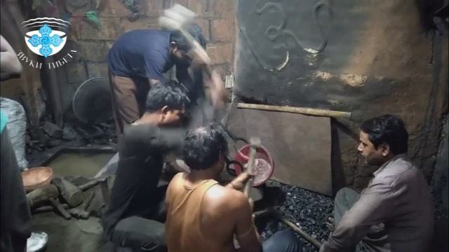 КАК ДЕЛАЮТ ПОЮЩИЕ ЧАШИ. ПОЮЩИЕ ЧАШИ ДЛЯ МАССАЖА . ПУТЕШЕСТВИЯ В НЕПАЛ С ЕВГЕНИЕМ ЛАМОЙ смотреть онлайн