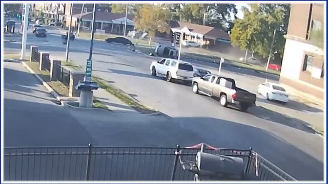 1 killed, others injured in 4-car crash in St. Louis that police say may have involved street racin смотреть онлайн