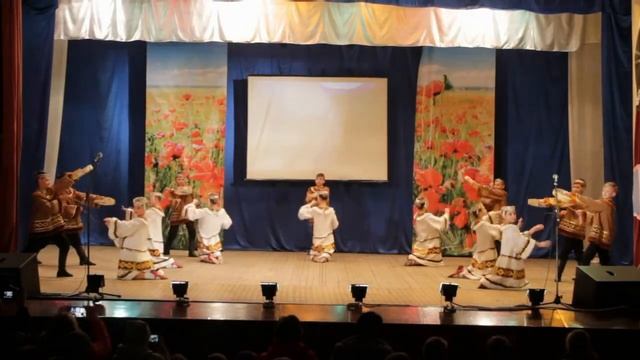 Образцовый ансамбль танца "Барвинок" - Карякский танец "Реат" смотреть онлайн