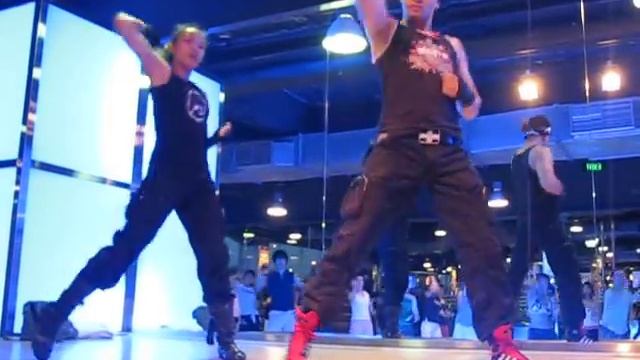 Body Combat ~ Summer of 69 ~ Warming up смотреть онлайн